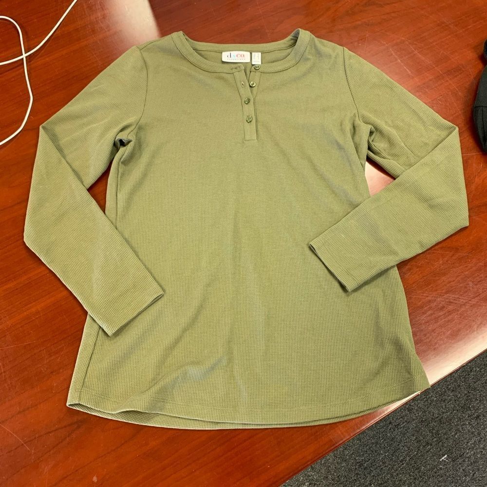 D & Co Green Henley Waffle Knit Top sz XS NWOT